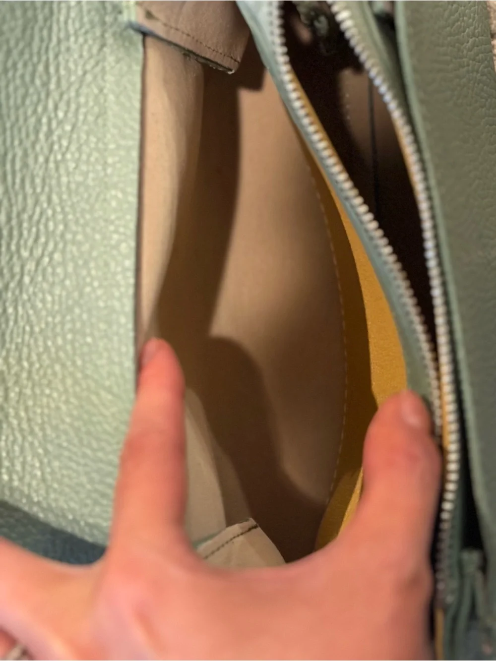 Italian leather clutch (pristine condition)